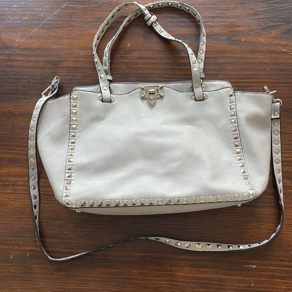 Grey rockstud tote faux pebble leather bag silver closure with rockstudded strap - Picture 2 of 8